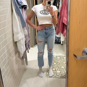 AMERICAN EAGLE MOM STRAIGHT LEG JEANS